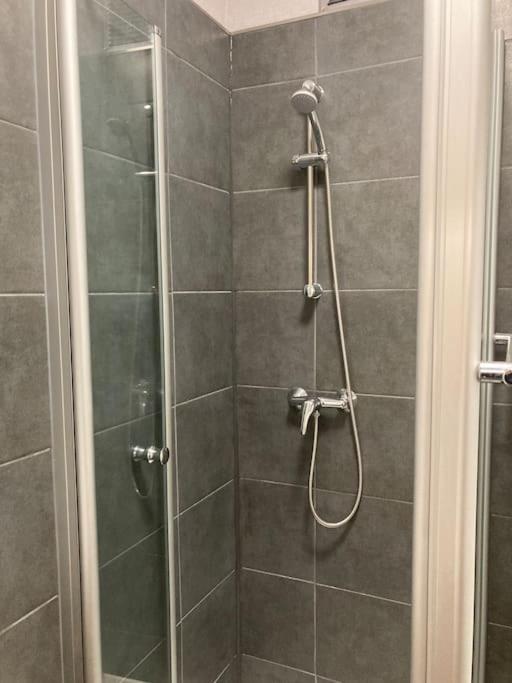 Toll Apartment Am Rhein Netflix Internet 1000 Mbits, Free Parking Duisburg Exterior photo